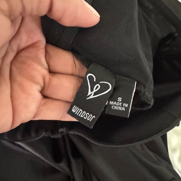 Formal Windsor gown - Picture 6 of 6